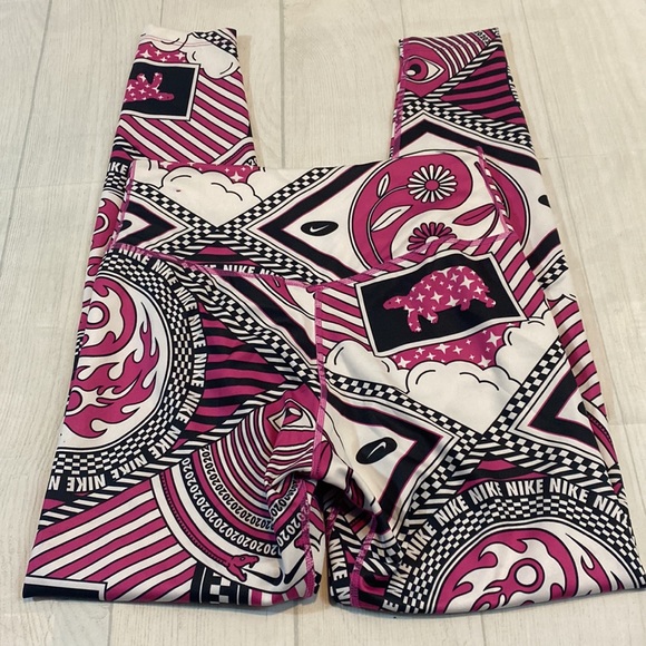 Rare Nike One Legging - Picture 12 of 15